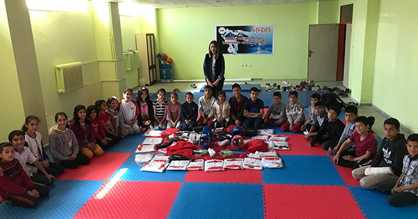 71 öğrenci taekwondo kursunda