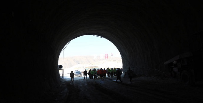 1230 METRE UZUNLUĞUNDAKİ HASANKEYF TÜNELİ AÇILIYOR