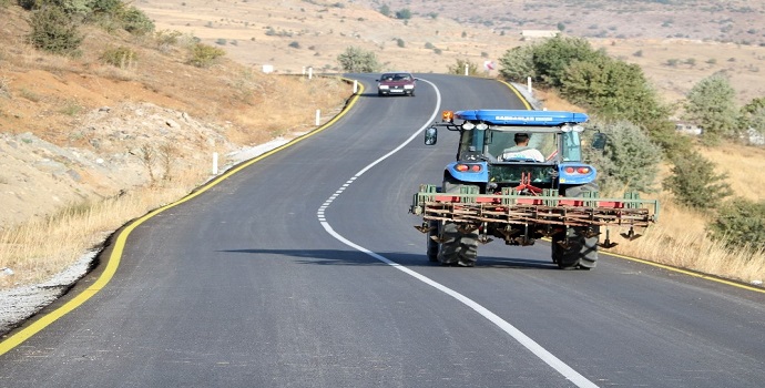 2 İLÇEDE YOL ÇALIŞMASI