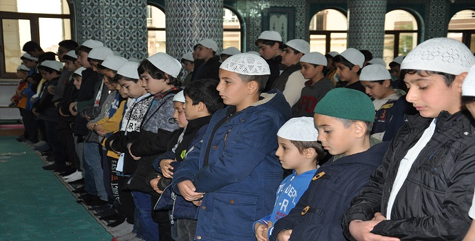 200 ÇOCUK 'NAMAZ' EĞİTİMİ ALDI