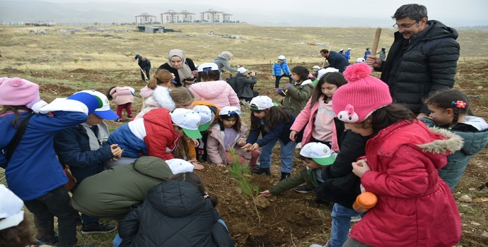 ‘AĞAÇLANDIRMA GÜNÜ’ İLGİ GÖRDÜ