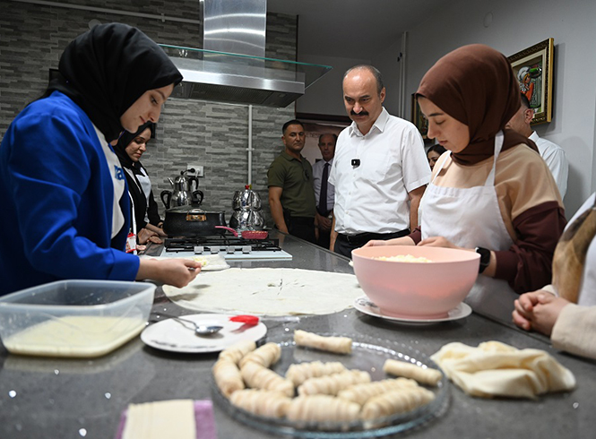 Aile Destek Merkezini Ziyaret Ettiler