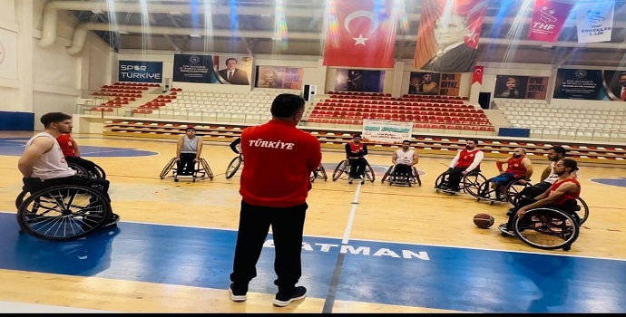 BASKETBOLCULAR KKTC VAKIFLAR’A HAZIRLANIYOR