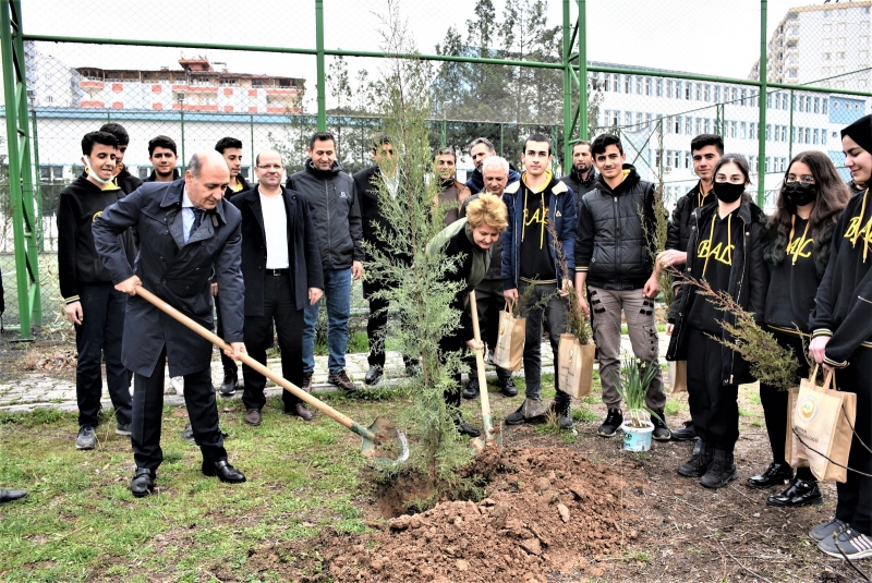 BATMAN ANADOLU LİSESİ’NDE FİDAN ŞENLİĞİ