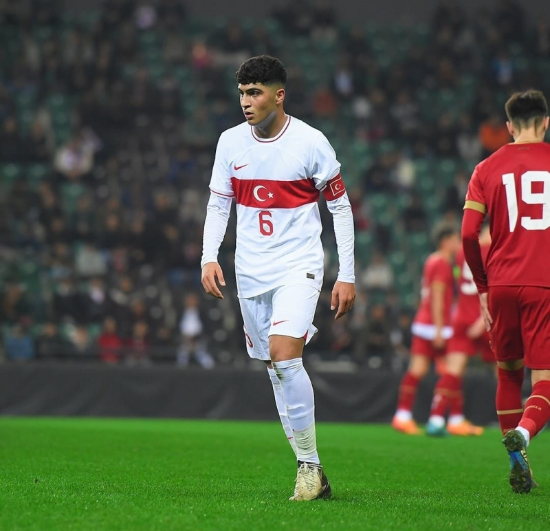 BATMANLI FUTBOLCU, MİLLİ TAKIM'DA KAPTAN OLDU