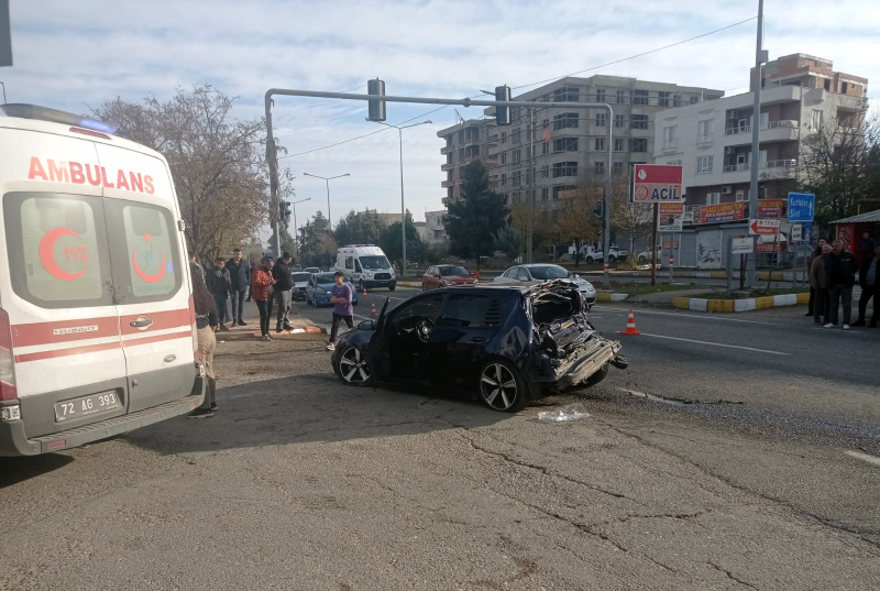 Beşiri’de Trafik Kazası: 2 Kadın Yaralandı