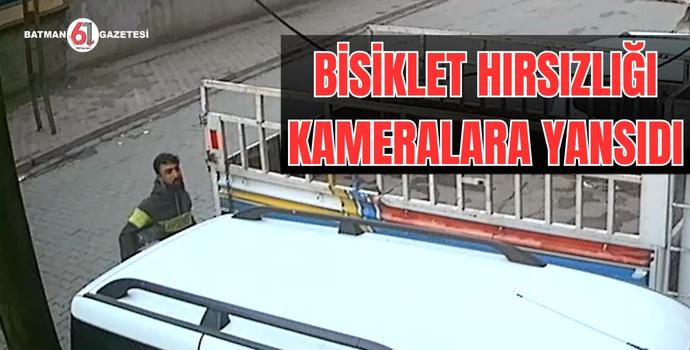 BİSİKLET HIRSIZLIĞI KAMERALARA YANSIDI