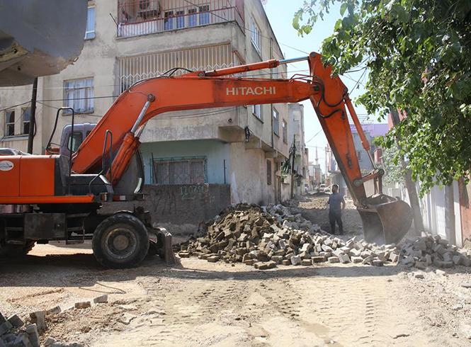 Cadde ve Sokak Yenileme Çalışmaları Devam Ediyor