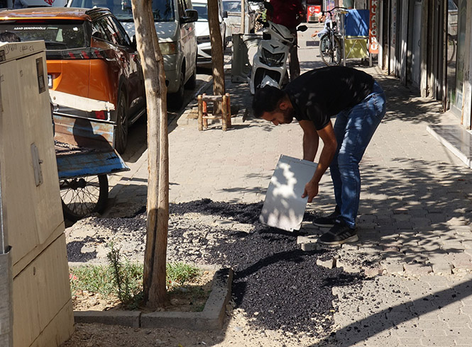 Çukurlara Vatandaş Çözüm Üretiyor