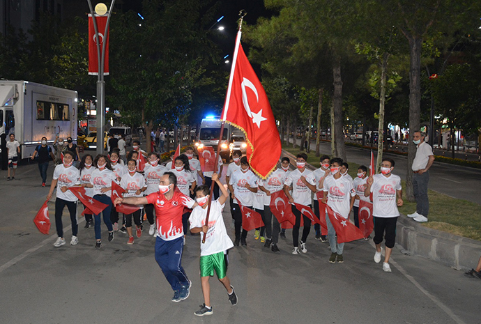 Duygulandıran  Sancak koşusu!