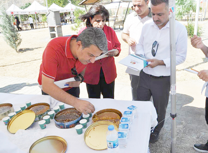 EN İYİ BAL YARIŞMASI DÜZENLENDİ