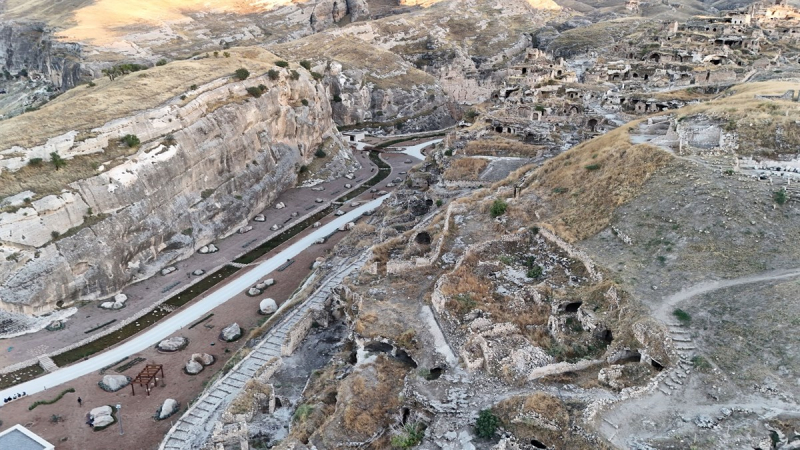 HASANKEYF KALESİ, AÇIK HAVA MÜZESİNE DÖNÜŞÜYOR