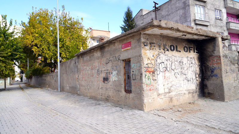 İLK AKARYAKIT İSTASYONU HARABEYE DÖNDÜ