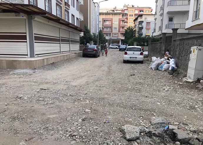 İnşaatlar bitti, sokaklar yapılmadı