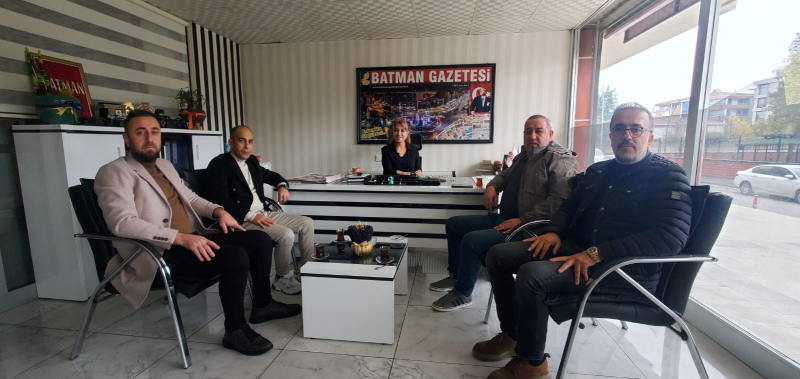 İNTERNET GAZETECİLERİNDEN BATMAN GAZETESİ'NE ZİYARET