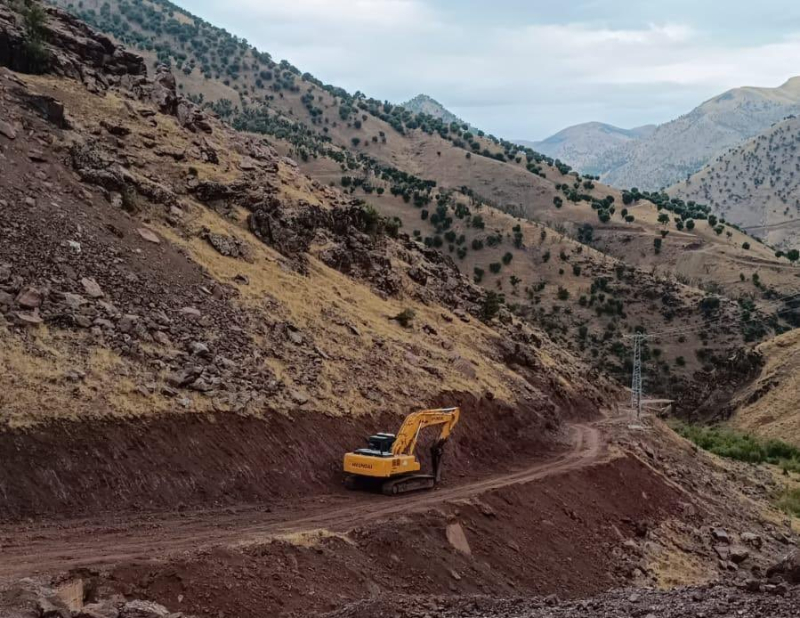 SASON KÖYLERİNDE YOL YAPIM ÇALIŞMALARI HIZLA İLERLİYOR