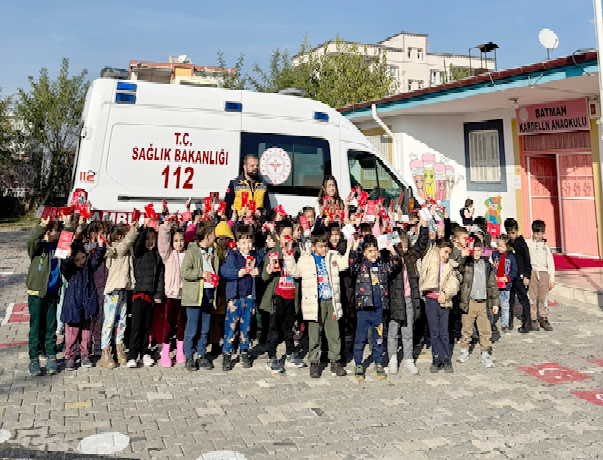 Minik Öğrencilere 112 Acil Sağlık ve Ambulans Tanıtımı