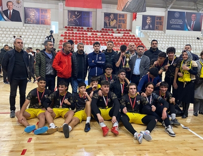 Anadolu Lisesi’nden inanılmaz futsal başarısı!