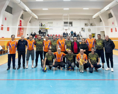 BATMAN EMEKLİLER DERNEĞİ VOLEYBOL TAKIMI YARI FİNALE YÜKSELDİ