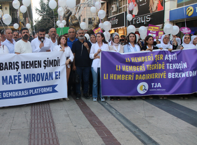 DÜNYA BARIŞ GÜNÜ'NDE KENTTE BARIŞ YÜRÜYÜŞÜ DÜZENLENDİ