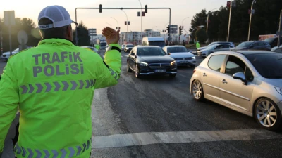 TRAFİK EKİPLERİ İFTAR SAATİNDE GÖREV BAŞINDA