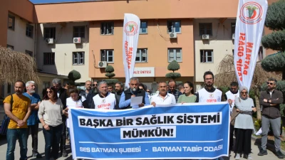 EMEKÇİLER &quot;BAŞKA BİR SAĞLIK SİSTEMİ MÜMKÜN&quot; ÇAĞRISI