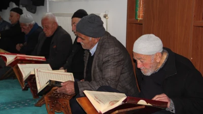 RAMAZAN'IN İLK MUKABELESİNDE CAMİLER DOLDU