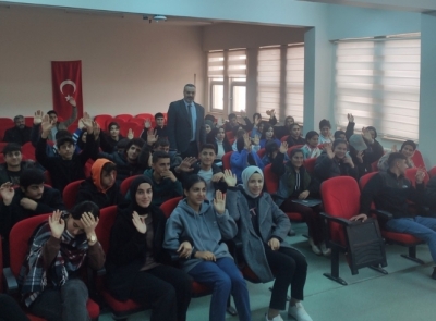 Hasankeyf’te Başarıda Arkadaş Seçimi Konferansı