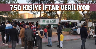 İFTAR ÇADIRINA YOĞUN İLGİ