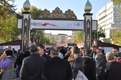 İLK KEZ DÜZENLENEN 'TEKSTİL, AYAKKABI VE ZÜCCACİYE FUARI'  AÇILDI 