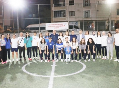 KADIN FUTBOL TAKIMI PLAY-OFF İÇİN ANKARA’YA GİTTİ