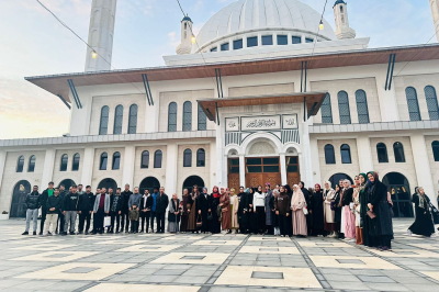 KIZ ÖĞRENCİLER SABAH NAMAZINDA BULUŞUYOR