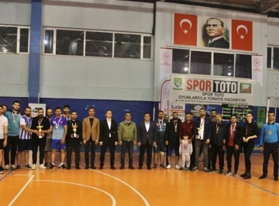 Kozluk’ta voleybol turnuvası sona erdi