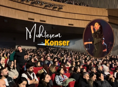 Külliyenin konferans salonunda tıklım tıklım konser 