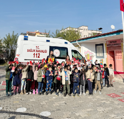 Minik Öğrencilere 112 Acil Sağlık ve Ambulans Tanıtımı