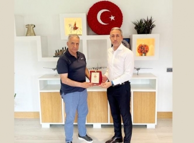 MUSTAFA DEMİR’E ASKF’DEN PLAKET