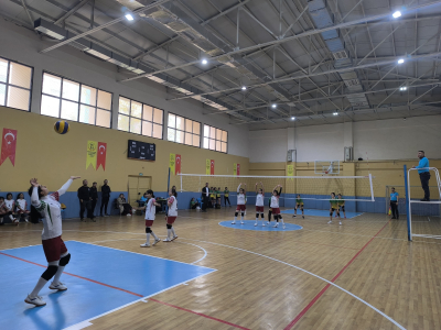 OKUL SPORLARI'NDA VOLEYBOL HEYECANI