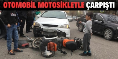 OTOMOBİL MOTOSİKLETLE ÇARPIŞTI