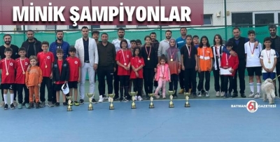 TENİSİN KÜÇÜK ŞAMPİYONLARI BELLİ OLDU