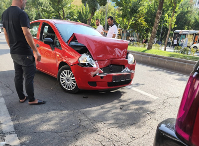 Turgut Özel Bulvarında Trafik Kazası