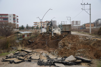 Köy Yollarına Menfez ve Köprü Yapılıyor